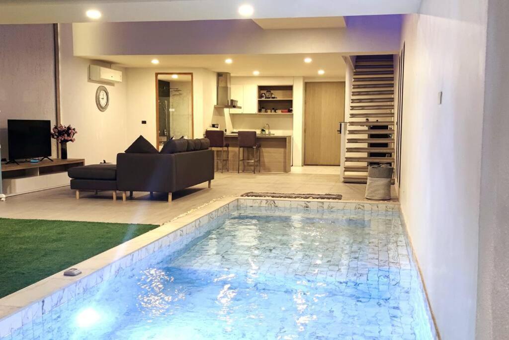2 Bedroom Unique Indoor Pool *