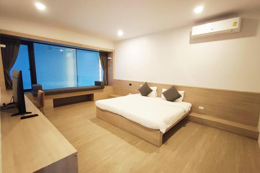 2 Bedroom Unique Indoor Pool
